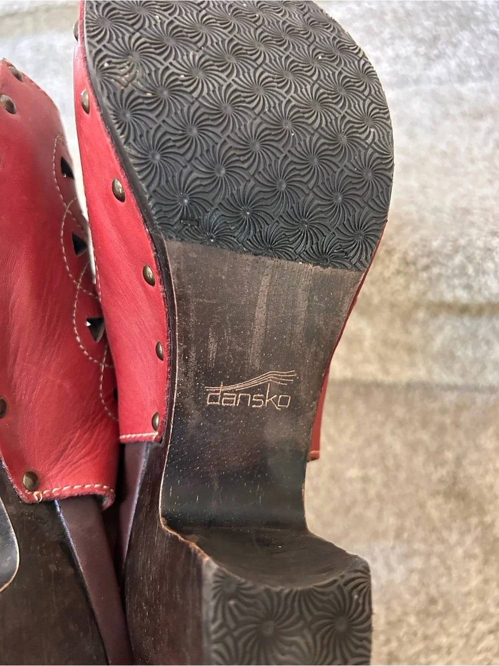 Dansko Rowena Red Leather Die Cut Studded Platform Heeled Sandals. Boho. EUC